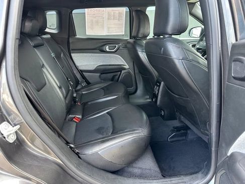 Used 2023 Jeep Compass Latitude w/ Sun and Sound Group AWD/4WD image 10
