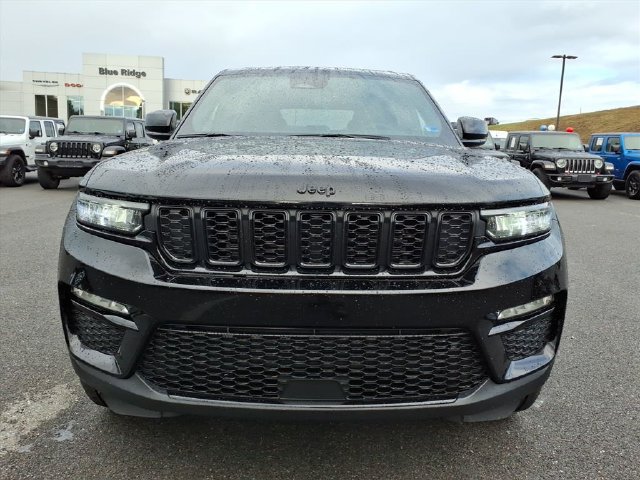 Used 2025 Jeep Grand Cherokee Limited w/ Black Appearance Package AWD/4WD image 11