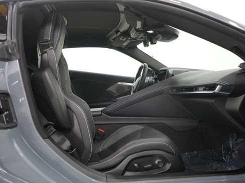 Used 2025 Chevrolet Corvette Stingray w/ Z51 Performance Package image 10