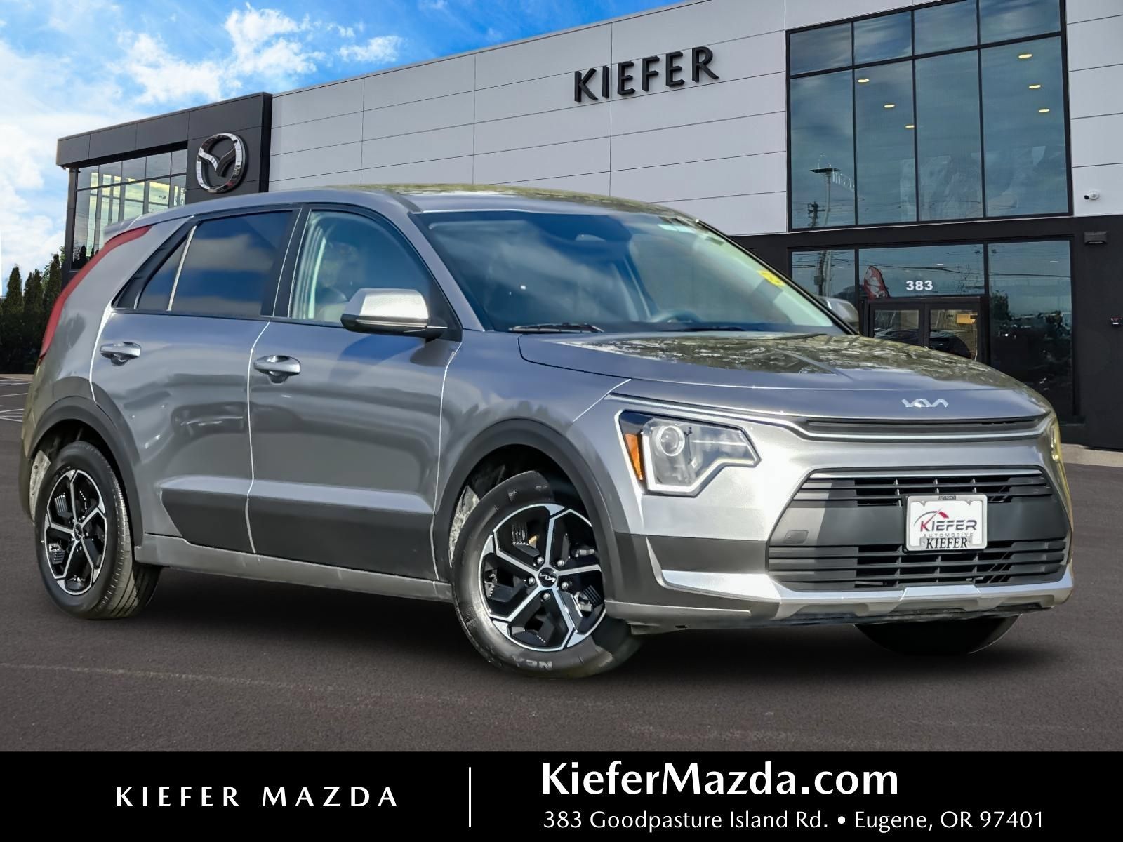 Used 2025 Kia Niro LX FWD image 1