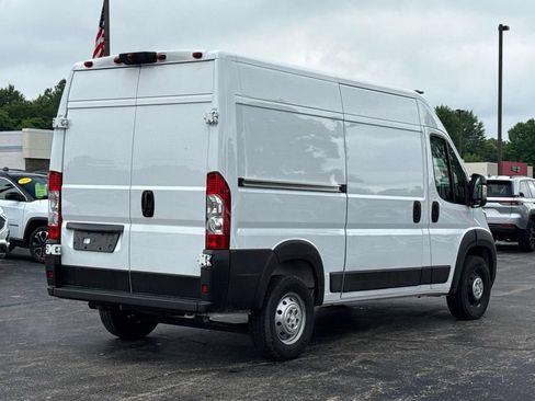 Used 2023 RAM ProMaster 2500 w/ Convenience Group FWD image 11