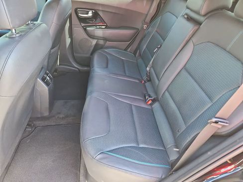 Used 2022 Kia Niro EX Premium image 22