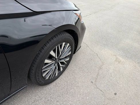 Used 2025 Nissan Altima 2.5 SV FWD image 23