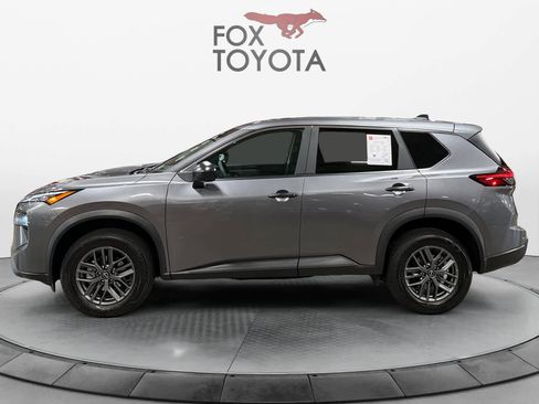 Used 2024 Nissan Rogue S FWD image 3