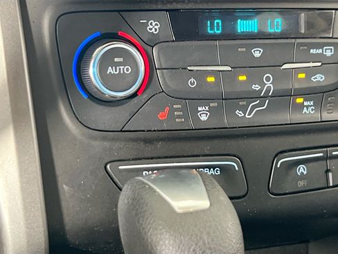 Used 2017 Ford Escape SE w/ SE Cold Weather Package AWD/4WD image 19