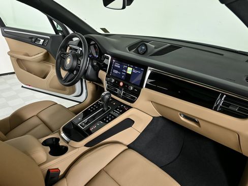 New 2025 Porsche Macan image 24