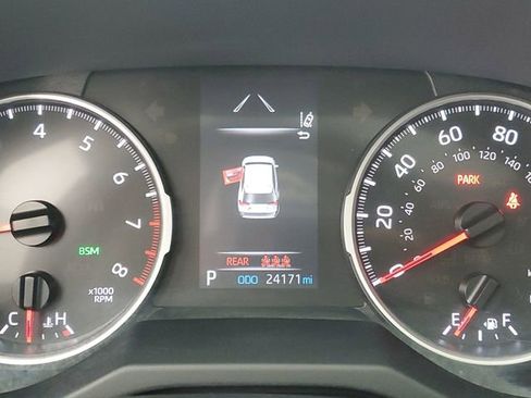 Used 2021 Toyota RAV4 XLE Premium FWD image 28