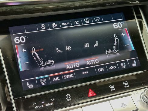 Used 2021 Audi Q8 Prestige w/ Prestige Package AWD/4WD image 27