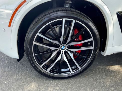 Used 2025 BMW X5 M60i AWD/4WD image 11