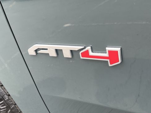 Used 2025 GMC Yukon AT4 w/ AT4 Premium Package AWD/4WD image 10