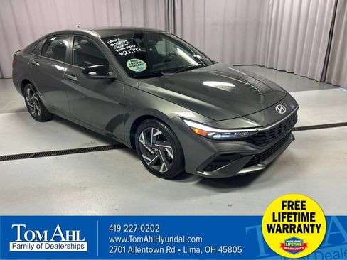 Used 2025 Hyundai Elantra Sport FWD image 1