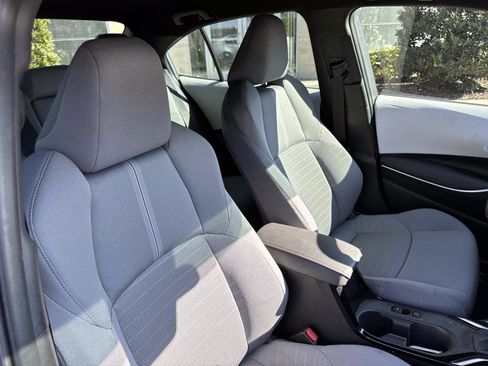Used 2025 Toyota Corolla SE image 14