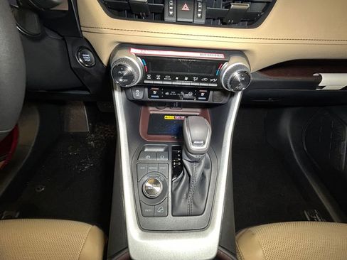 New 2025 Toyota RAV4 Limited image 11