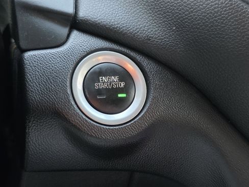 Used 2020 Chevrolet Equinox LT image 14