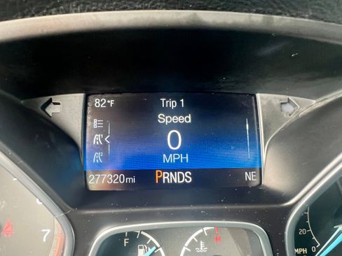 Used 2016 Ford Focus SE w/ Equipment Group 201A FWD image 15