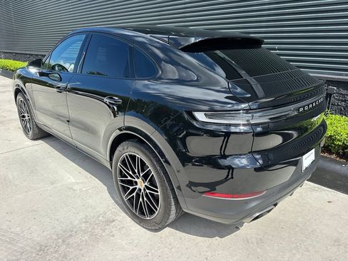 Certified 2024 Porsche Cayenne Coupe AWD/4WD image 3