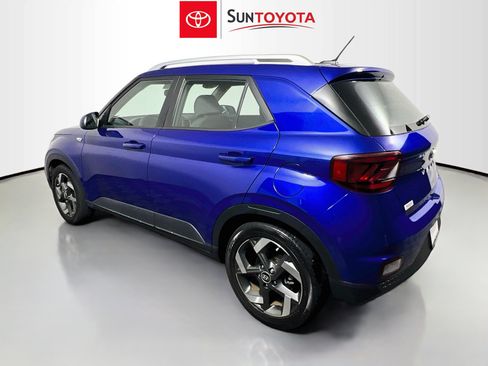 Used 2024 Hyundai Venue SEL FWD image 6