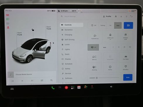 Used 2021 Tesla Model Y Long Range AWD/4WD image 25