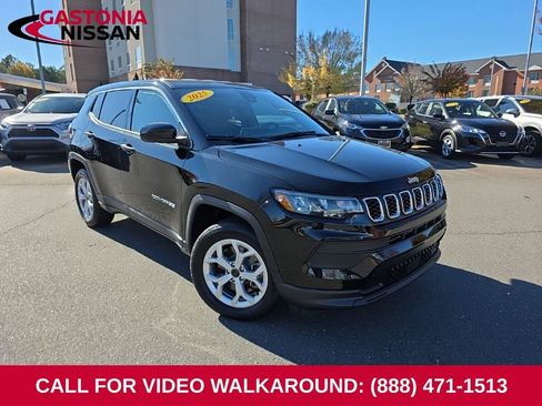 Used 2025 Jeep Compass Sport image 1