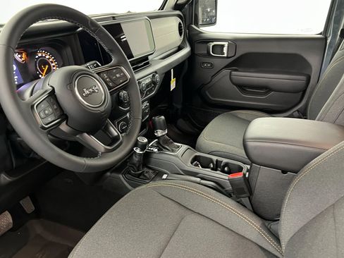 New 2025 Jeep Gladiator Sport AWD/4WD image 15