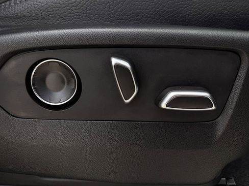 Used 2021 GMC Yukon Denali image 30