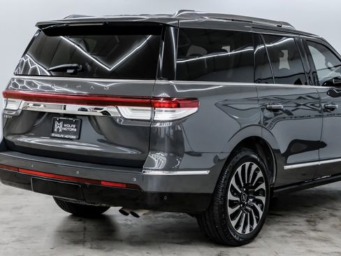 Used 2022 Lincoln Navigator Black Label image 9