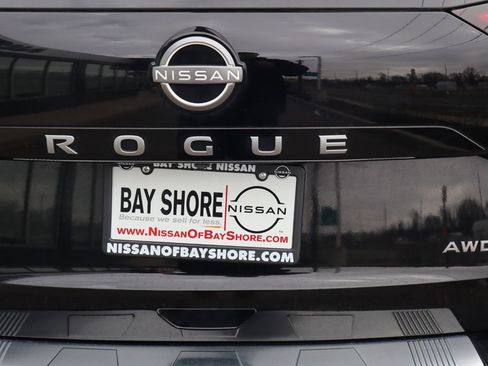 Certified 2025 Nissan Rogue SV AWD/4WD image 31