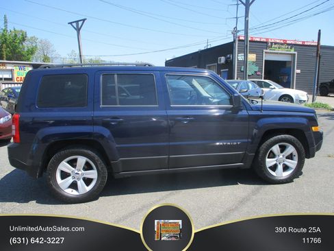 Used 2014 Jeep Patriot Latitude AWD/4WD image 4