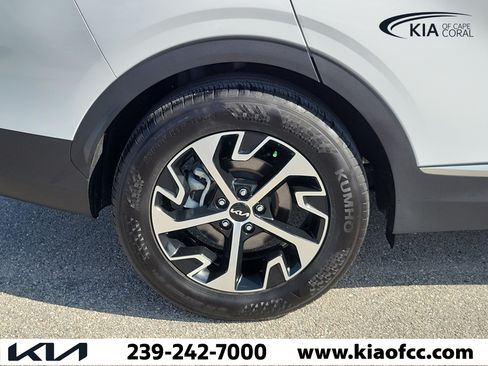 Certified 2025 Kia Sportage EX FWD image 9