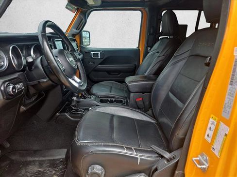 Used 2018 Jeep Wrangler Unlimited Sahara AWD/4WD image 10