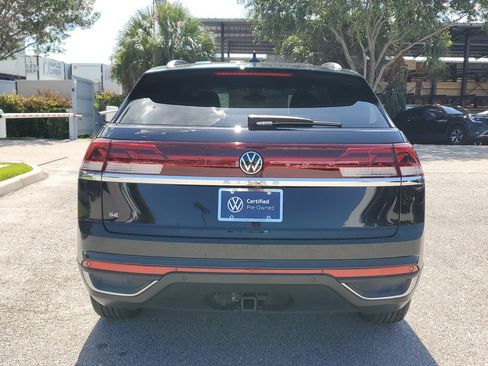 Certified 2024 Volkswagen Atlas Cross Sport SE FWD image 6