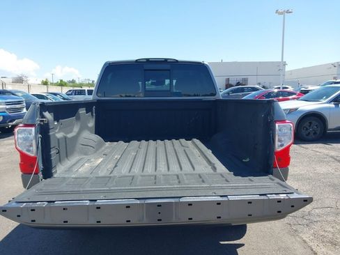 Used 2021 Nissan Titan SV w/ SV Convenience Package AWD/4WD image 9