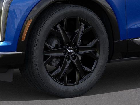 New 2025 Cadillac Optiq Luxury 2 w/ LPO, ONYX Package image 9