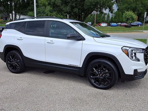 Certified 2023 GMC Terrain SLE w/ Driver Convenience Package AWD/4WD image 2