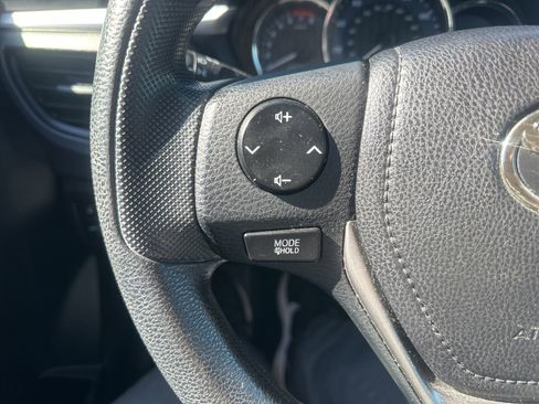 Used 2015 Toyota Corolla L image 27