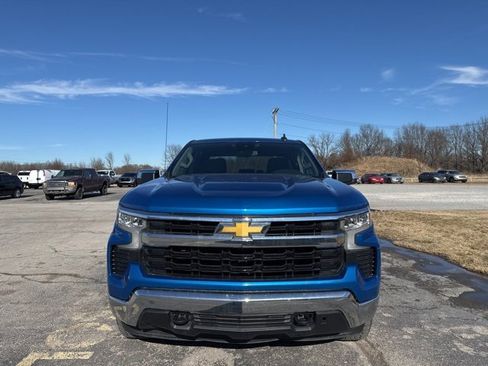 Used 2022 Chevrolet Silverado 1500 LT w/ Z71 Off-Road Package image 2