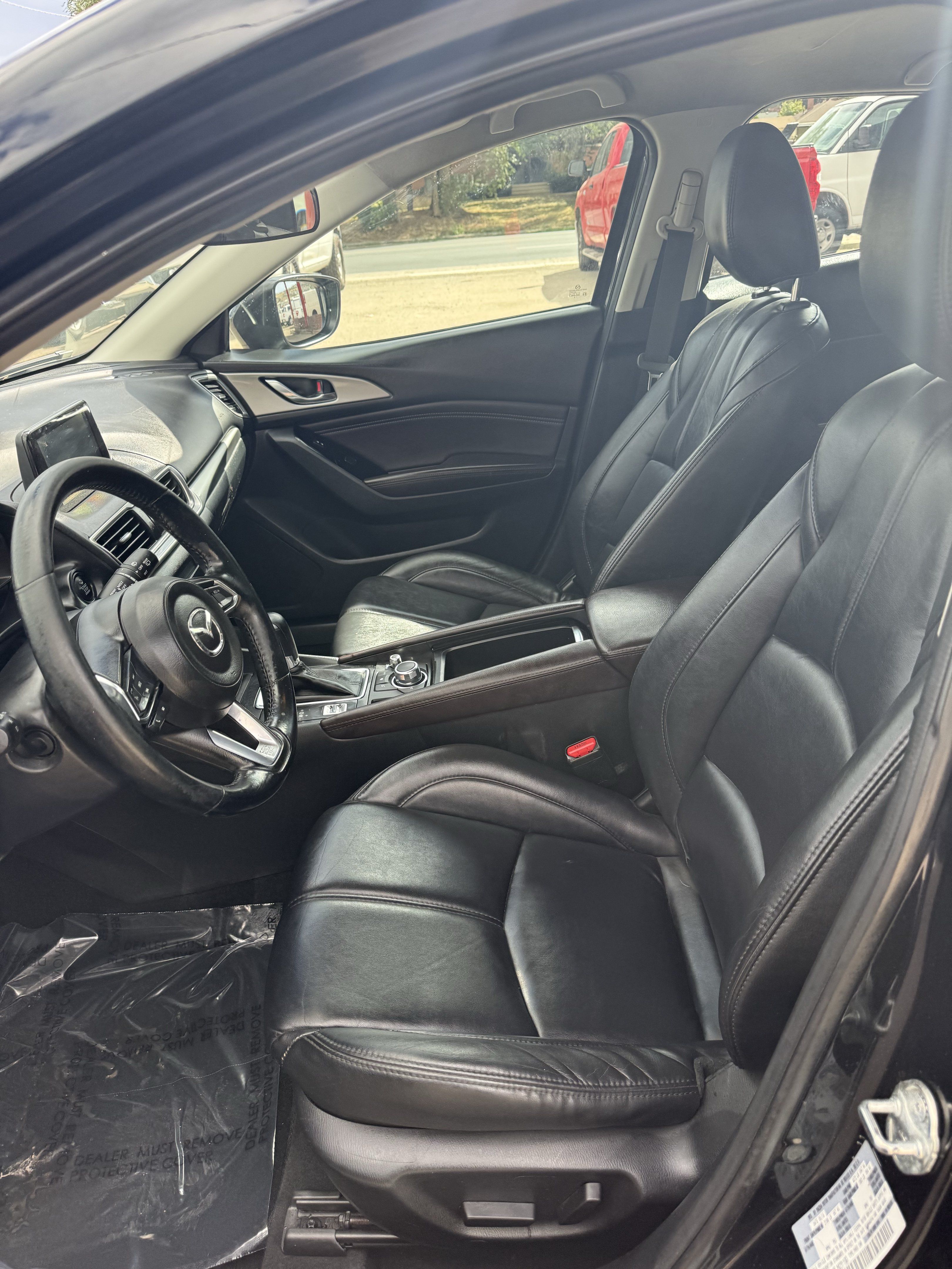 Used 2018 MAZDA MAZDA3 Touring FWD image 12