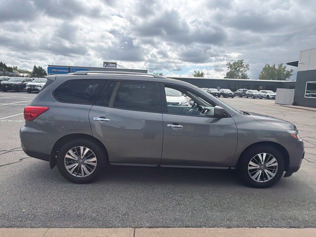 Used 2019 Nissan Pathfinder S AWD/4WD image 4