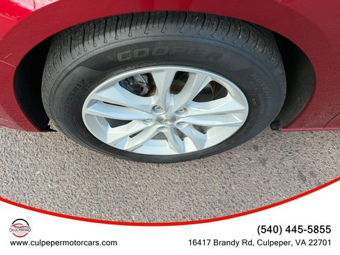 Used 2017 Chevrolet Malibu LT FWD image 27