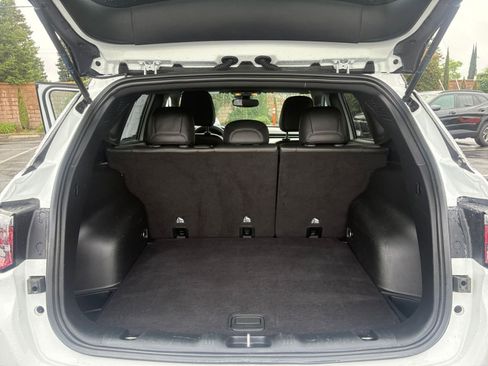 Used 2025 Jeep Compass Limited image 32