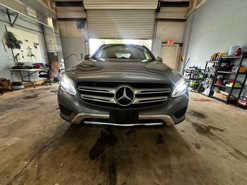 Used 2019 Mercedes-Benz GLC 300 4MATIC image 11
