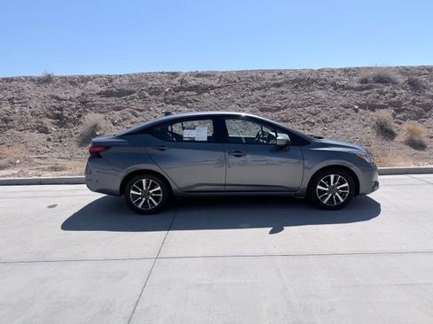 Used 2024 Nissan Versa SV FWD image 4