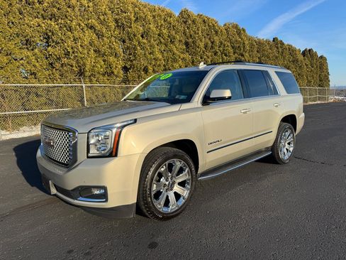 Used 2017 GMC Yukon Denali w/ Open Road Package image 2