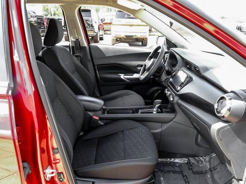 Used 2023 Nissan Kicks SV image 32