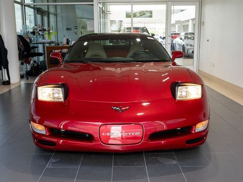 Used 2004 Chevrolet Corvette Coupe w/ Roof Package RWD image 12