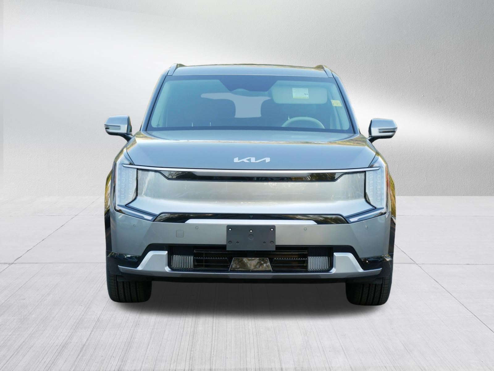 Certified 2024 Kia EV9 Land w/ Towing Package AWD/4WD image 2