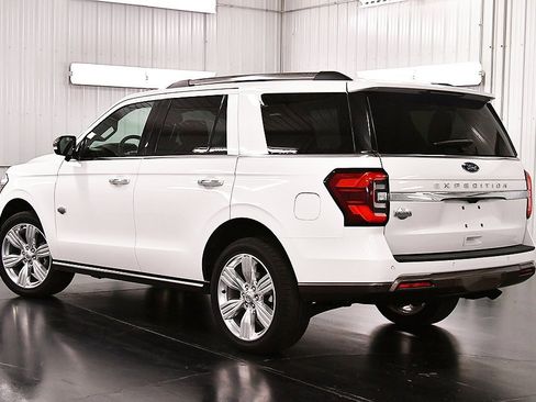 Used 2024 Ford Expedition King Ranch image 5