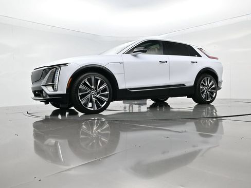 Used 2026 Cadillac Lyriq Signature Luxury w/ Nappa Leather Package AWD/4WD image 47