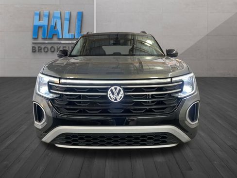 Certified 2024 Volkswagen Atlas Peak Edition SE image 9