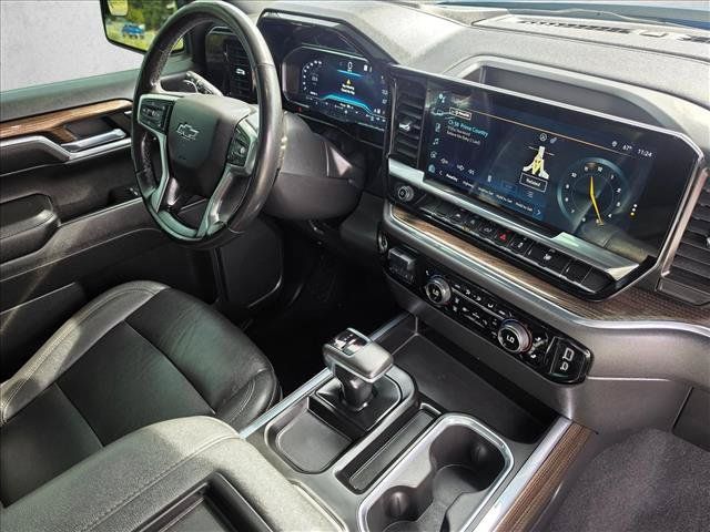 Used 2022 Chevrolet Silverado 1500 RST w/ Convenience Package II AWD/4WD image 10